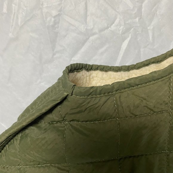 Men's Country Road Size M Khaki Green Tan Sleeveless Quilted Non Closer Vest - Picture 11 of 12